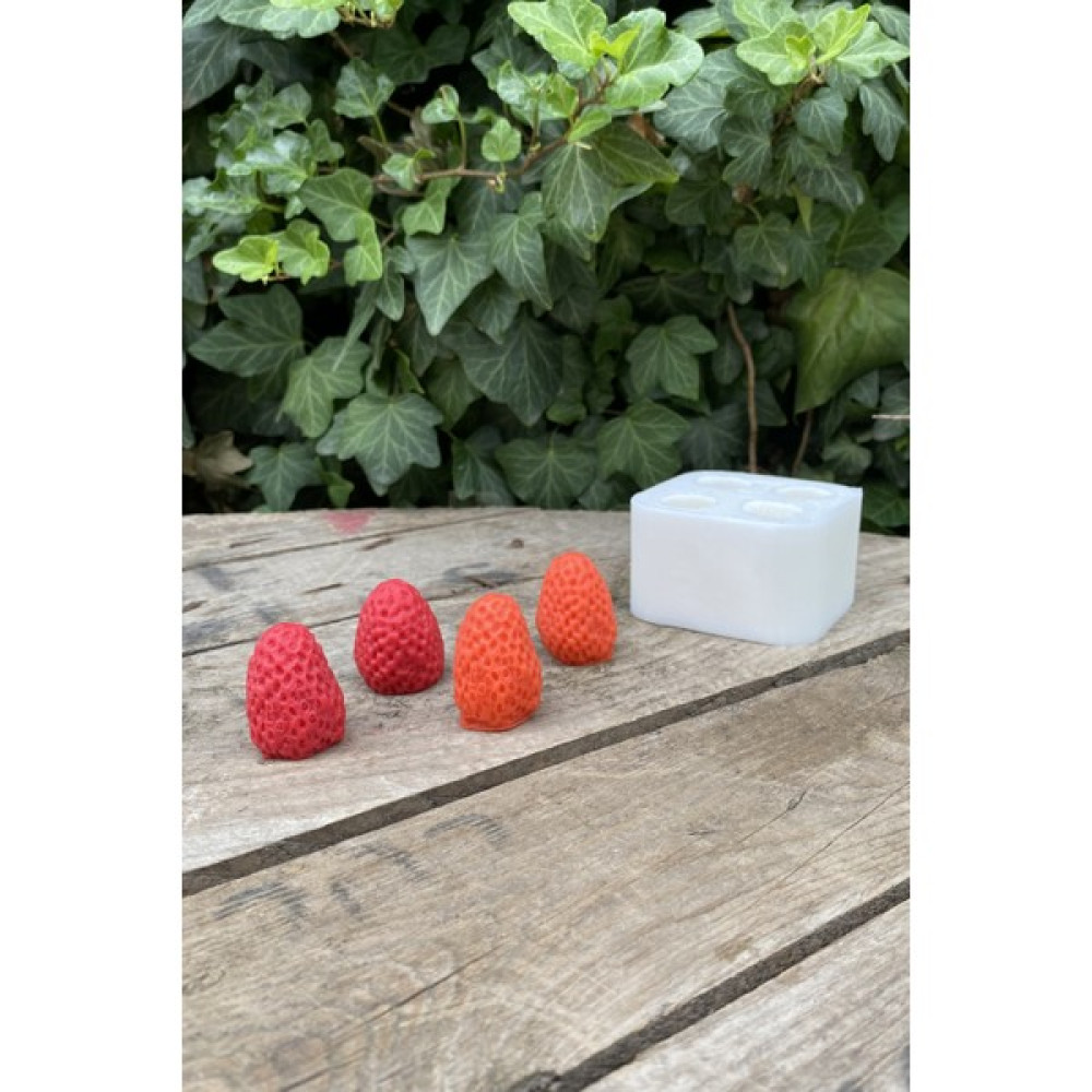 Çilek Dörtlü Mum Kalıbı ( Silikon ) ( 2,5 x 2,5 x 3 cm ) ( Küçük Süsleme Kalıbı) 1 Adet - Beyaz Dekoratif Mum Fiyatı