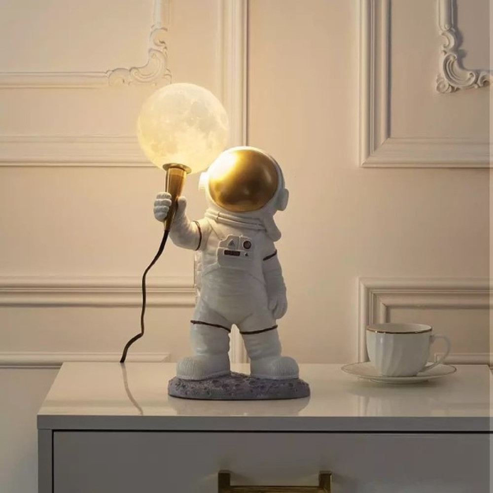 Crystal Palace Çocuk Odası Masa Lambası - Uzay Temalı Astronot Masa Gece Lambası - Astronotlu Dekoratif Lamba 38 cm - Beyaz Gece Lambası Fiyatı