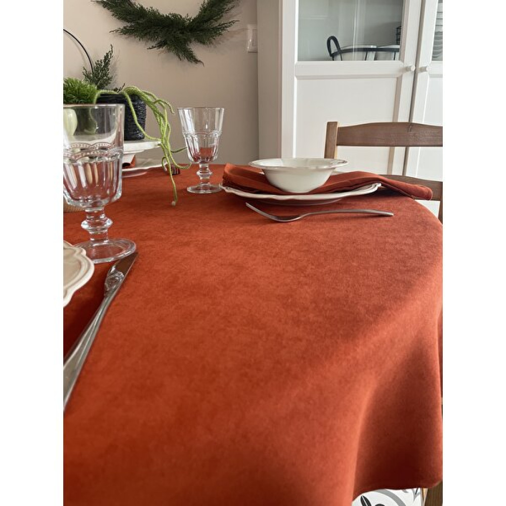 Decamor Home Kadife Dokulu Dertsiz Koyu Kiremit Yuvarlak Masa Örtüsü - 180 x 180 cm Masa Örtüsü Fiyatı