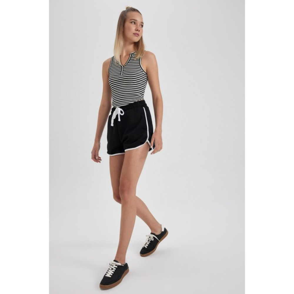 DeFacto Coool Regular Fit İnce Kumaş Şort A6762AX23SM Bayan Şort Fiyatı
