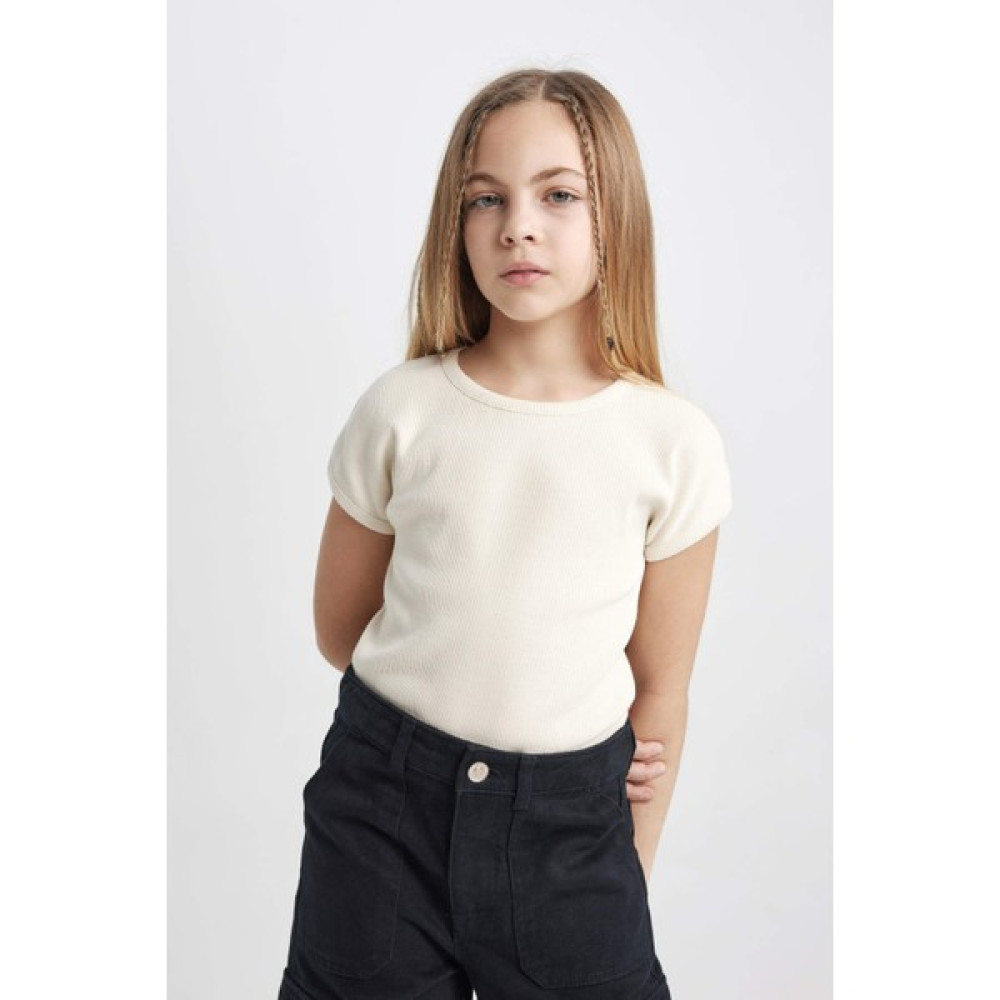 DeFacto Kız Çocuk Slim Fit Bisiklet Yaka Basic Fitilli Kaşkorse Kısa Kollu Tişört B3053A824SM Kız Çocuk T-shirt Fiyatı