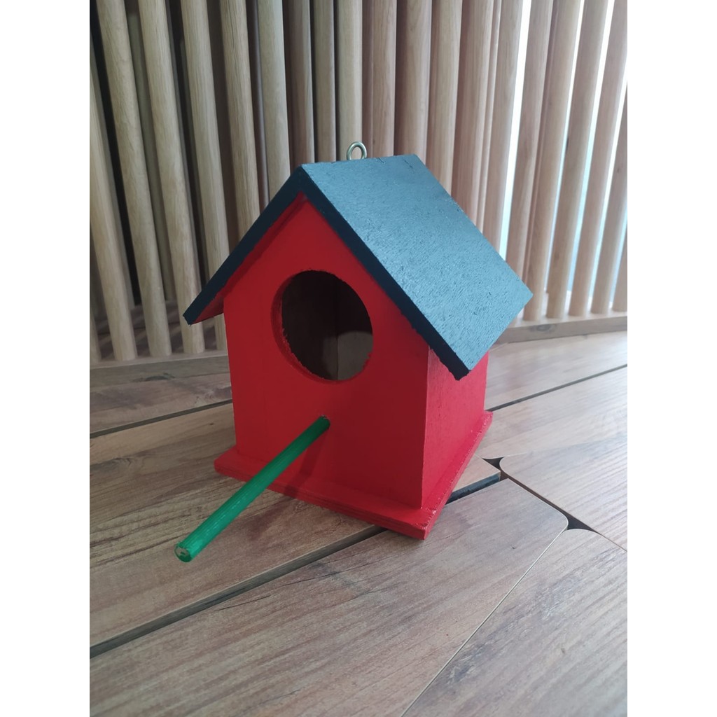 Değerli Hobi Ahşap Kuş Yuvası Kuş Evi Vernikli 13x18 cm - 08 Kırmızı Evcil Hayvan Ürünleri Fiyatı