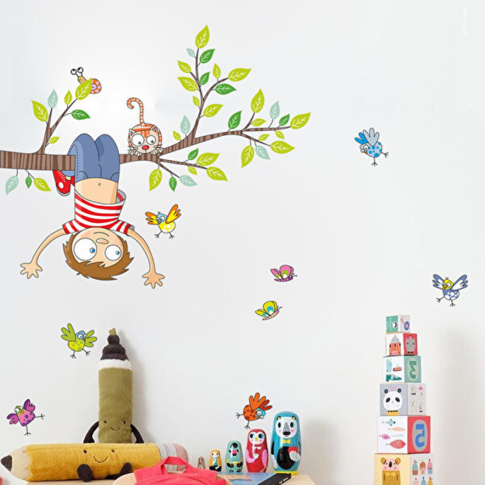 DekorLoft Dekor Loft Ağaçta Sallanan Yaramaz Çocuk ve Minik Kedi Çocuk Odası Duvar Sticker Bebek Odası Duvar Süsü Fiyatı
