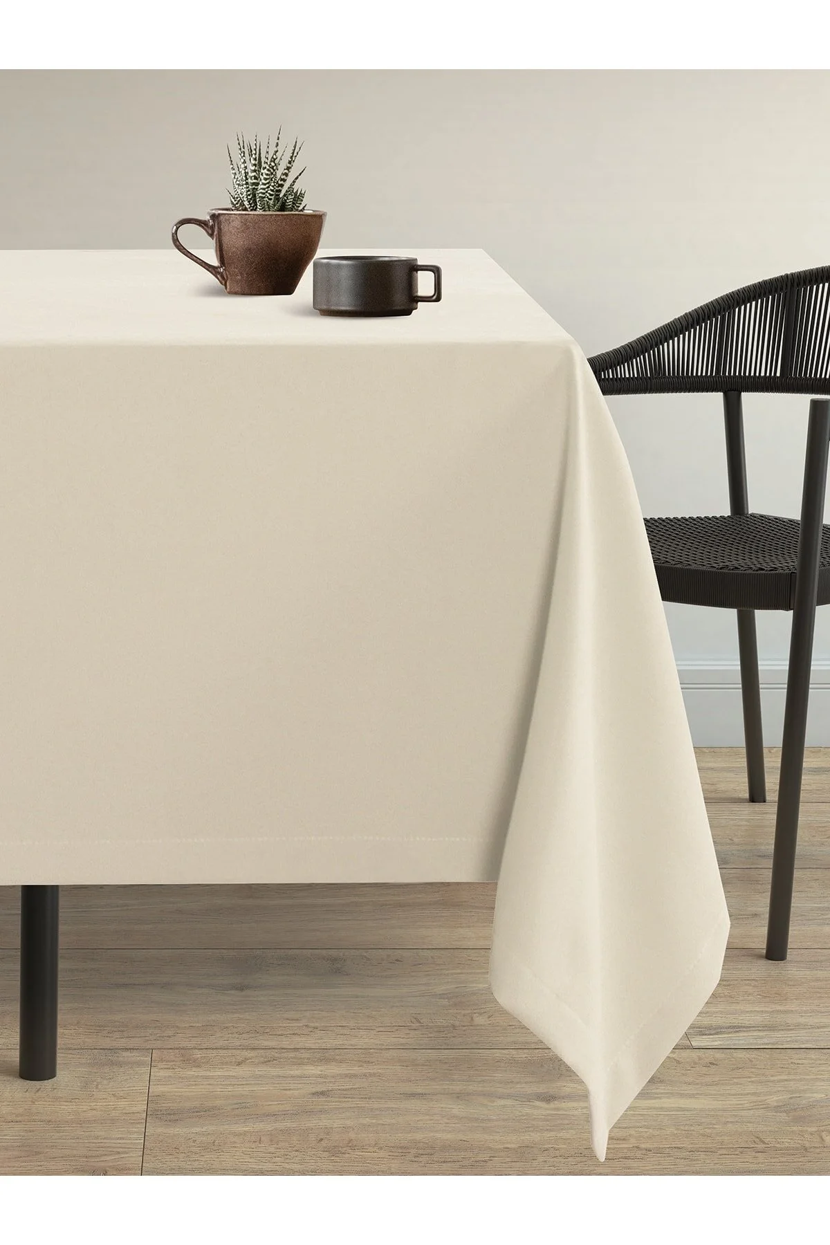Demor Home Kadife Dokulu Ay Taşı Beji Dertsiz Masa Örtüsü 150 x 260 Beden" Masa Örtüsü Fiyatı
