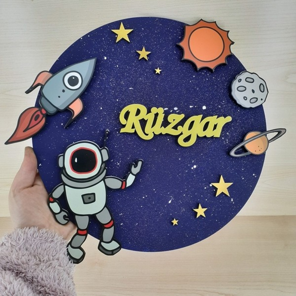 Deniz Tasarım Astronotlu Uzay ve Gezegenler Kapı Süsü / Isimlik / Pano Bebek Kapı Süsü Fiyatı