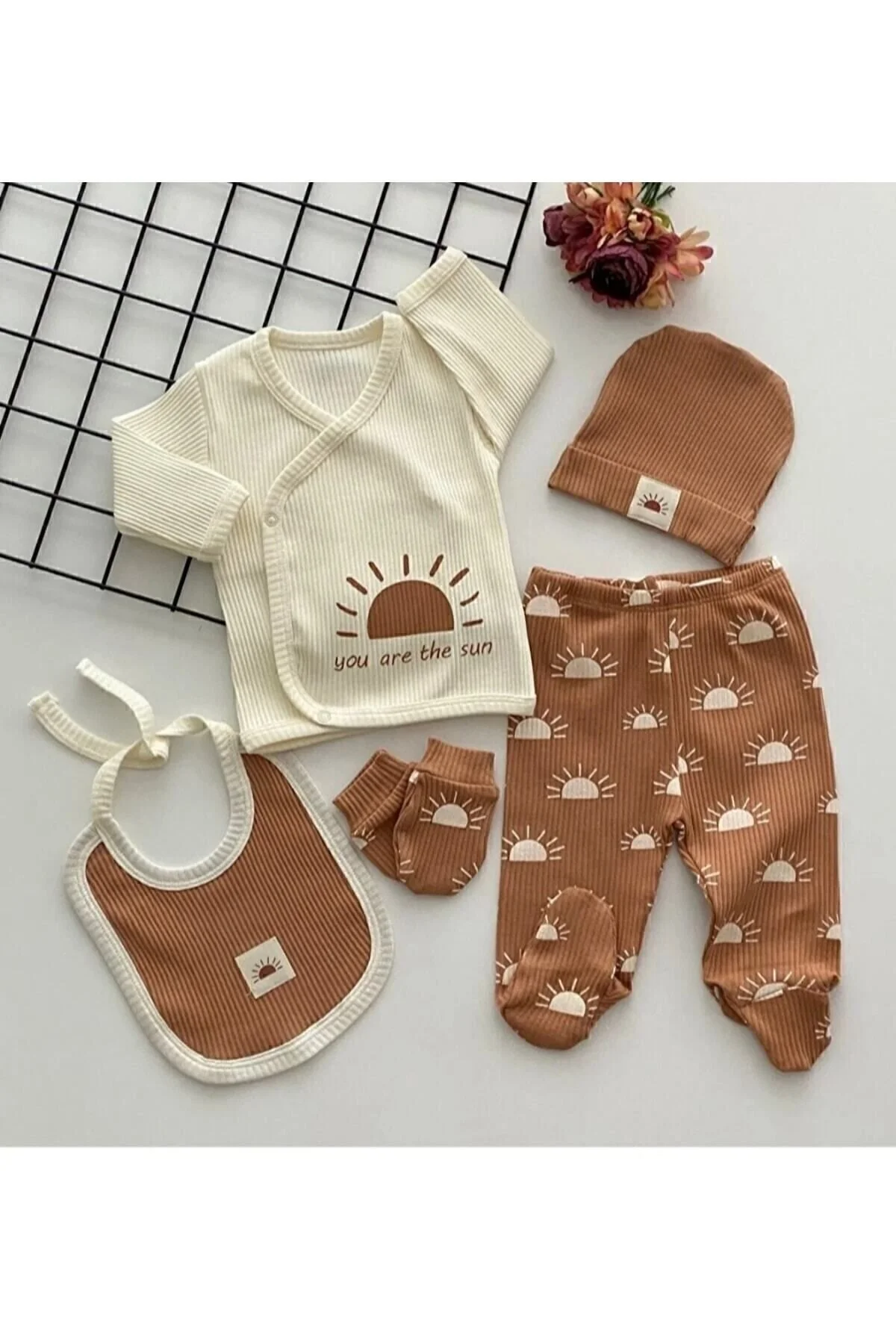 DERİNBEBE Organik Kumaş Fitilli 5 Parça Hastane Çıkışı Set 0-3 AY Beden" Bebek Hastane Çıkışı Fiyatı