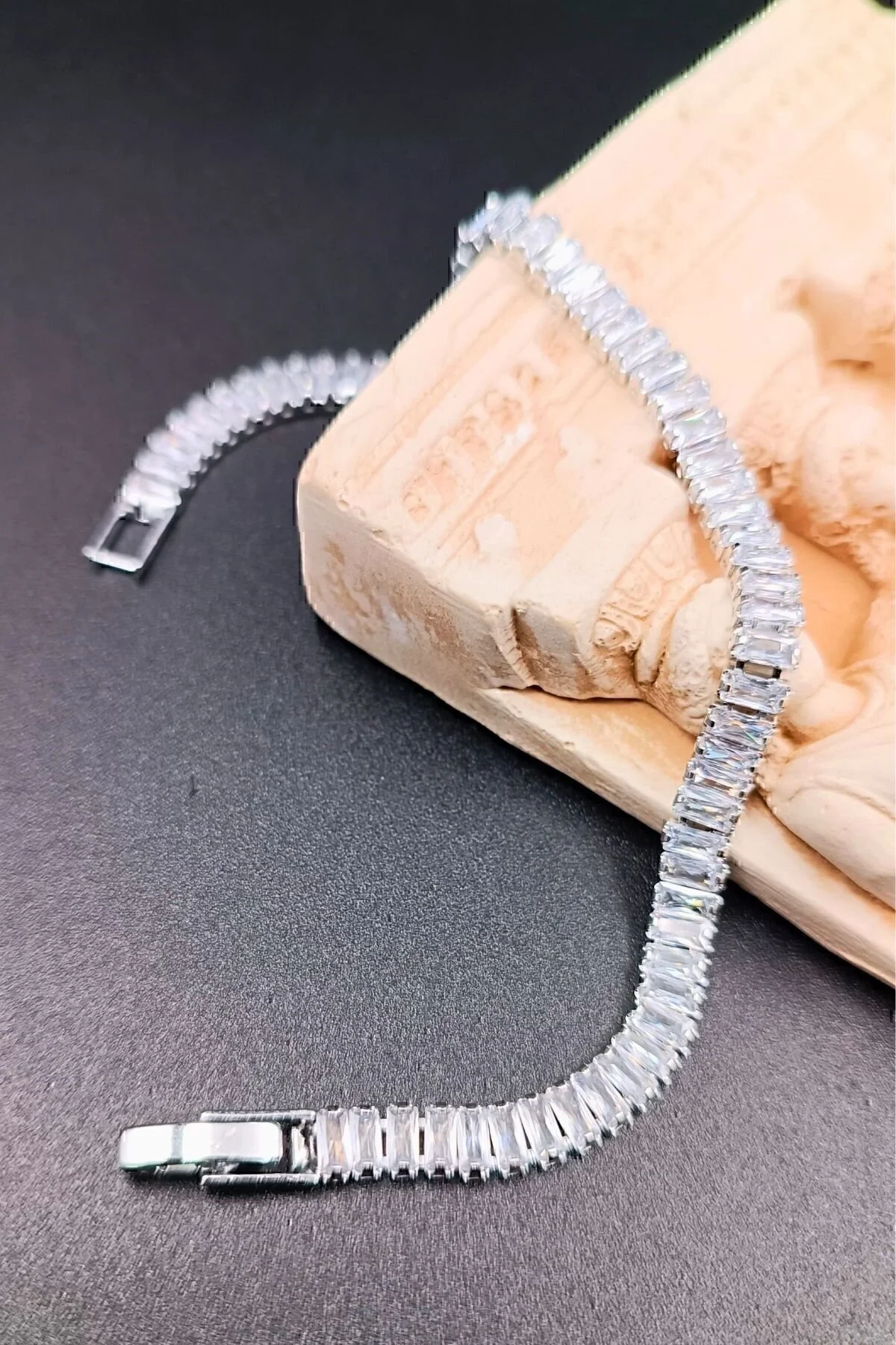 DG AKSESUAR 316 L. Çelik Kararmaz Zirkon Baget Taşlı Su Yolu Bileklik Silver 20 cm Beden" Çelik Bilezik Fiyatı