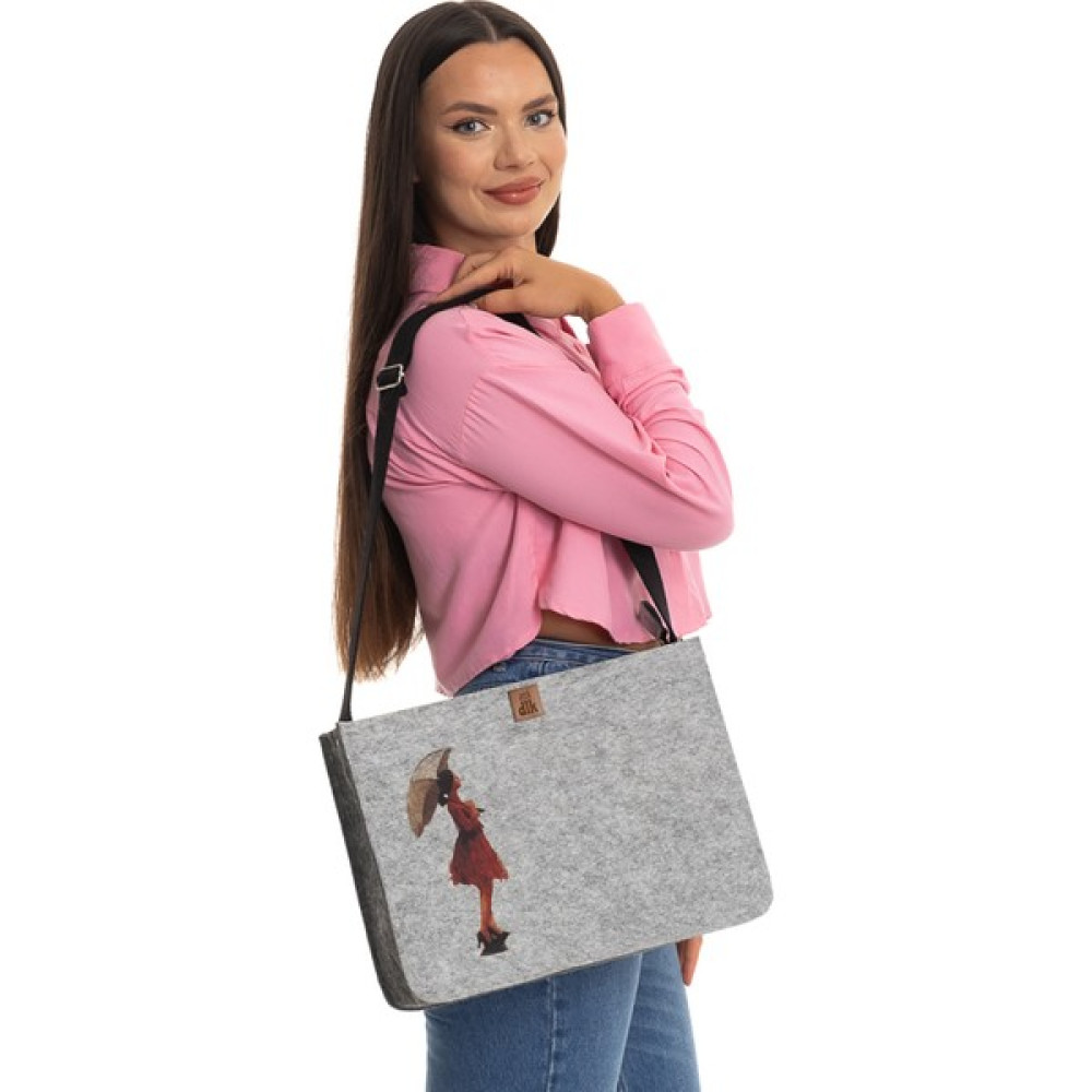 DileKolay Ayarlanabilir Saplı Baskılı Keçe Çanta - Yağmurdaki Kırmızılı Kız - 37 x 27 x 9 cm Bayan Çanta ve Cüzdan Fiyatı