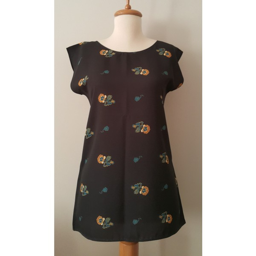 Doğa Tasarım Kadın Siyah Desenli Pikolu Kolsuz Trend Bluz Tunik T-Shirt Bluz Fiyatı