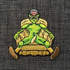 LOUNGE CHAIR ALIEN TV Couch Addict 100% Embroidered Patch Badge Motif Iron-On TV Chair price
