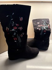 Women’s Black Mid-Calf Floral Embroidered Side Zip Boots 9M Ladies' Boots price
