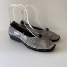 Arcopedico Shoes 8 Silver Floral Scale Lyotech Ballet Flat Low Wedge 39 Comfort Ballet Flats price