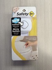 Safety 1st HS288 White Plastic OutSmart Decoy Button Toilet Seat Lock, New. Baby Toilet Seat Lock price
