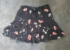 Glassons womens mini skirt size 6 Floral Skirt. Skirt price