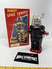 TR2018 Black ROBOT SPACE TROOPER Tin ROBOT 7" TALL friction crank Robots & Space Toys price