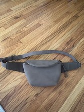 Universal Thread Women's Belt Bag Fanny Pack Otter Brown Zip Strap New With Tags Women's Belt Bag price