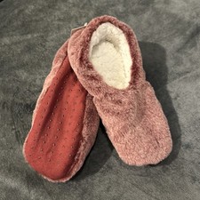 🧷 SLIPPER SOCKS Women's Burgundy Faux Fur Pull-on WITH GRIPPERS S/M (5-7) 🆕 Women's Slipper Socks price