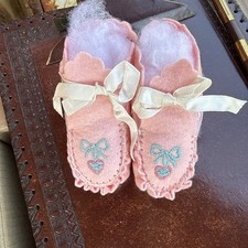 VTG. Handmade Pink Baby Booties, With Blue Bows Holding A Heart with Blue Stitch Baby Booties price