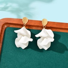 Elegant Resin White Flower Petal Dangle Earrings for Women Daily Party Jewellery Costume Earrings price