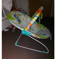 Baby-Wippe mit Dschungel-Tiermotiven, Spielbogen, waschbarer Bezug, bunt Baby-Bouncer Cover price