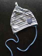 MaxiMo Baby Jungen Jersey Mütze mit Bändel Gr. 41 hellblau Jungen-Jersey price