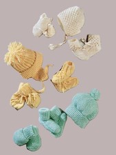 Baby Strickmuster Mützen, Haube, Handschuhe & Stiefel in DK passend zur Geburt - 1 Jahr H43 Jungen-Babybooties price