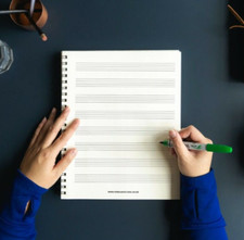 A4 Musik Komposition Notizbuch 8 Handschriftenstäbe und liniertes Notizpapier Klavier Music Notebook price