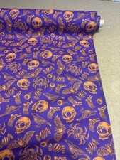 5 Meter Lila Totenköpfe Gothic Halloween Baumwollmischung Deadstock Stoff. Fabrics price