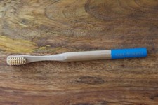 NATÜRLICHE BAMBUSZAHNBÜRSTE. ERWACHSENE MEDIUM. PORTOFREI. KOMFORTABLER RUNDER GRIFF. Toothbrushes price