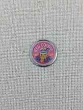 Kaffee Motto Abzeichen - 18 mm Harz gekrönt - "Iced Coffee Girlie" Pin Iced Coffees price