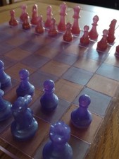 Handgefertigtes Harz Schach und Dame Brett und Sets in Lila Chess price