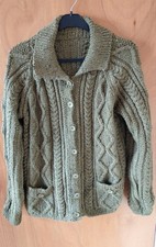 Authentische handgestrickte Donegal Tweed irische Wolle Aran Strickjacke grün Gr. UK L. Damen-Strickjacke price