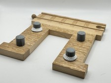 ⭐️ HOLZ THOMAS 2002 SODOR DOCKS Bulstrode Schlepper Lernkurve BRIO ⭐️ Wooden Spielzeug price