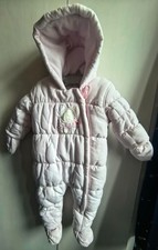 Mothercare Baby Schneeanzug Kinderwagen Fleece rosa Hase 3-6 Monate sehr guter Zustand UVP 38£ Baby-Snowsuit price