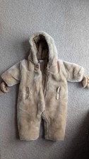Chloe Kinder Fell Baby Schneeanzug Oberbekleidung mit abnehmbaren Fäustlingen Größe 6-8 Monate Baby-Snowsuit price
