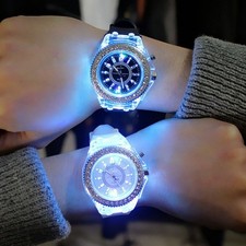Leuchtende LED-Uhr für Männer und Frauen Studenten Liebhaber Gelee Unisex-Uhren Wristwatches price