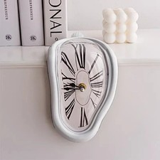 Surreale schmelzende Wanduhr verzerrt modern hängend Home Office Dekor UK Geschenk Decorative Clock price