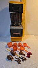 Vintage Pedigree Sindy Elektroherd mit Töpfen Pfanne und Lebensmittelzubehör Konvolut Electric Küche Appliances Zubehör price