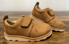 Clarks Jungen Wanderschuhe Größe 4,5G UK Kleinkind beige hellbraun Leder (20,5 EU) Unisex-Kinder-Lauflernschuhe price