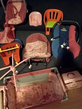 2x Babyschale  Maxi Cosi für Puppen, 2x Fahrradsitz Reisetrolley, Babybett Babyschale price