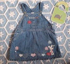 Next Denim Mädchen Trägerkleid Größe 3-6 Monate Baby-Kleid price