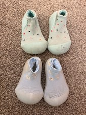 Attipas Kleinkind Pre-Walker Schuhe Paket Größe UK 4,5 / gepunktet 2 Paar Baby-Schuhe price