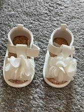 Baby Mädchen x4 Paar Schuhe 6-9 Monate Taufe, Sommer Baby-Schuhe price