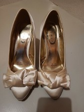 Debut: Ivory High Heels Brautschuhe (Größe 4) High-Heeled Schuhe price