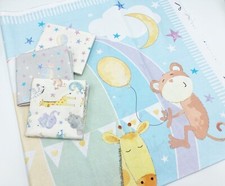 Babybett Steppdecke Panel und passender Kinderzimmer Stoff geschlechtsneutral Tier Luftballons Baby-Quilt price