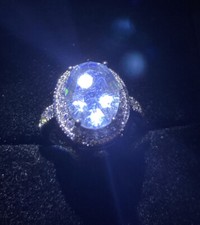 GROSSER OVALER STATEMENT-SOLITÄRRING AUS GESCHLIFFENEM KRISTALL. SILBER RHODIUM GR Q/57/8 Silver Ring price