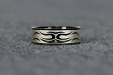 Edelstahl Ring Unisex 8 mm Tribal Schwarz Silber Herren Damen Größen 17–22 Neu Herren-Ring price