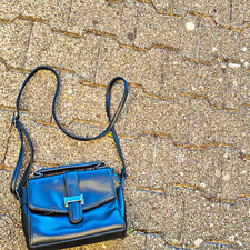 Damen Umhängetasche Kunstleder Schwarz rechteckig Klappe Schnalle Magnet Taschen price