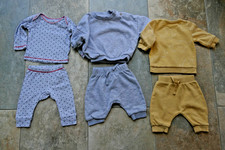 Baby Jungen 0-3 Monate zweiteiliges M&S Pyjama Set & zwei George zweiteilige Trainingsanzüge Baby-Tracksuit price