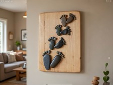 🌿🪵 Handgefertigtes Wandbild aus Holz & Natursteinen – Fußabdrücke Design 🪵🌿 Wanddekoration aus Naturstein price